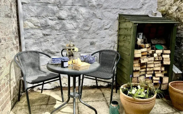 Carrow Cottage