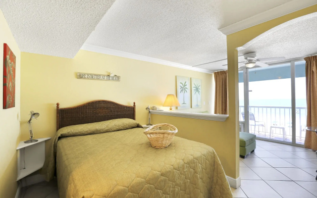 Barefoot Beach Club
