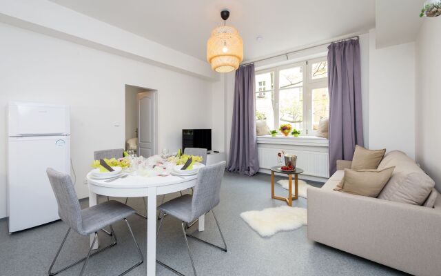 Апартаменты EMPIRENT Petrin Park Apartments Прага комната для гостей
