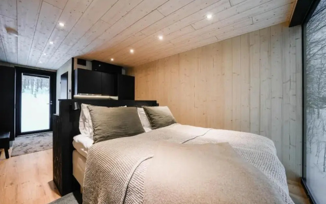 Kuuru Lakeside Suites