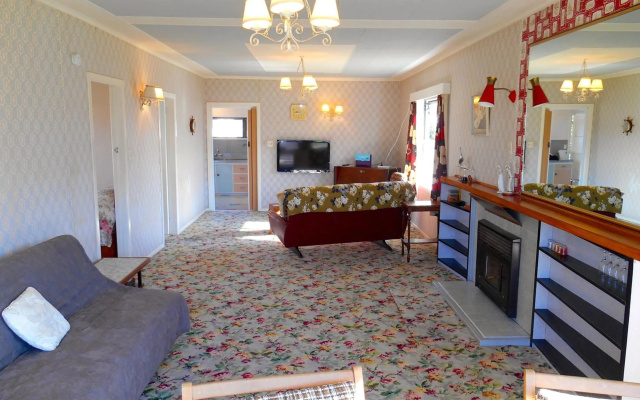 Bobs Bach - Mt Maunganui Bach