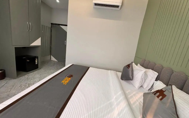 Hotel Mumbai House - Pithampur