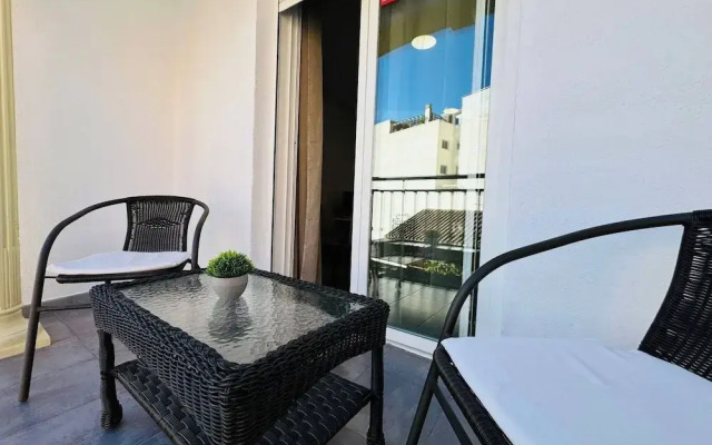 Bright Apartment Near Granada Center
