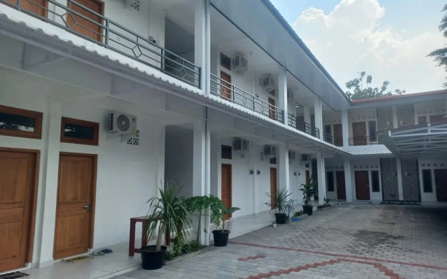 Hotel O near Plaza Ambarukmo formerly