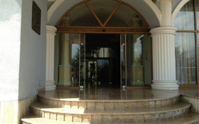 Eklips Hotel вид на фасад