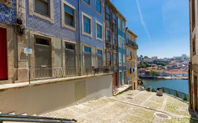 Апартаменты Feel Porto Codeçal Apartments вид на фасад