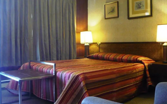 Red Top Motor Inn