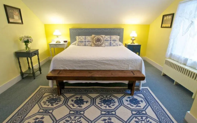 Maxwell Creek Inn Bed and Breakfast