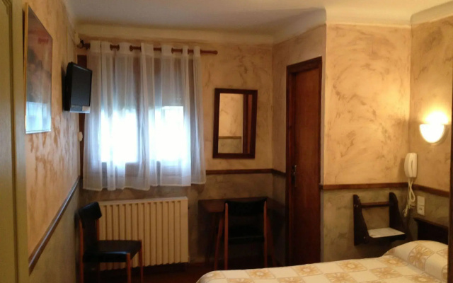 Hotel Loustalet