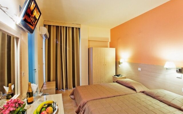 Hotel Ambassador комната для гостей