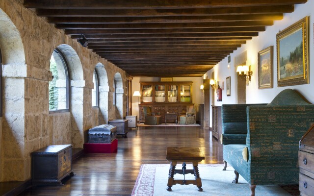 Отель Parador De Cangas De Onis Кангас-де-Онис вид на фасад