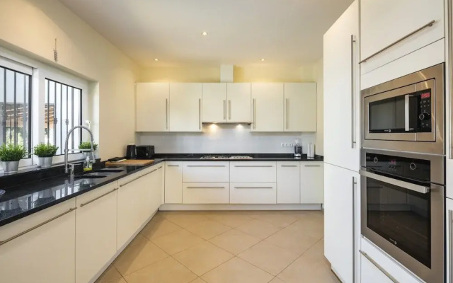Villa in Coastal Town of Carvoeiro, Algarve