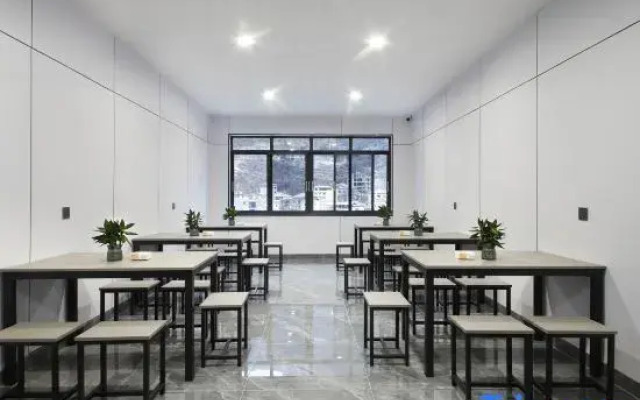 Sirui Bo Hotel