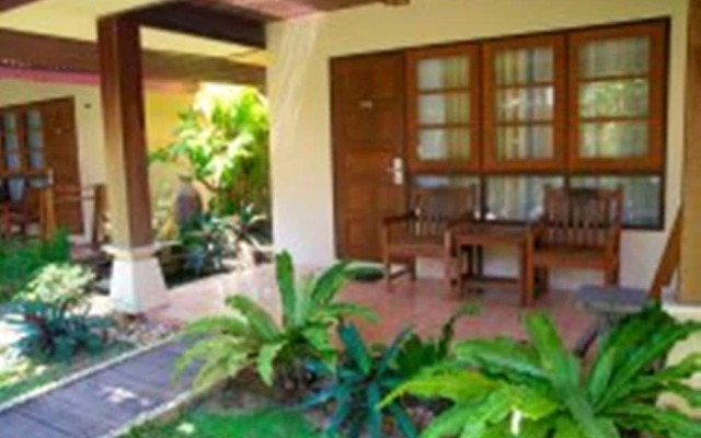 Отель Aloha Resort вид на фасад