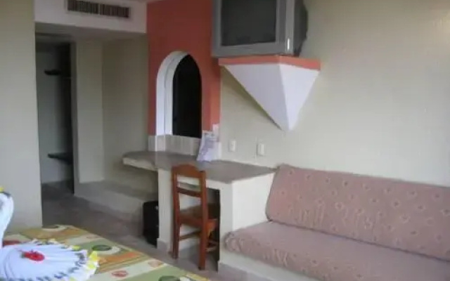 Costa Sol Hotel & Villas