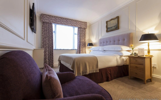 hotelImage