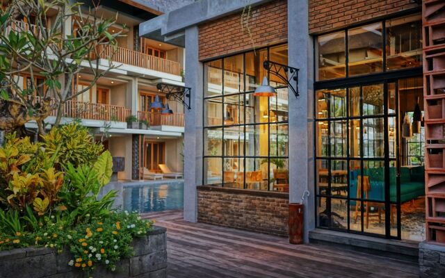 Отель THE HAVEN SUITES Bali Berawa вид на фасад
