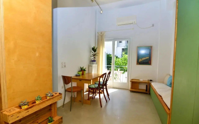 Athens cozy Studio 4 min walk to the Acropolis hil