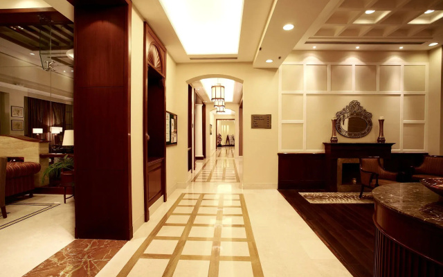 DLF Club 3