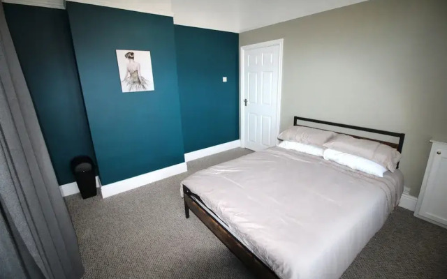 Bungalow - Sleeps 6 - Pets Ok - Garden - Parking
