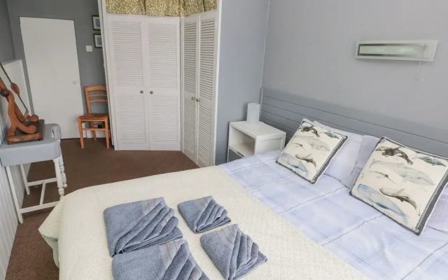 Apartment 4