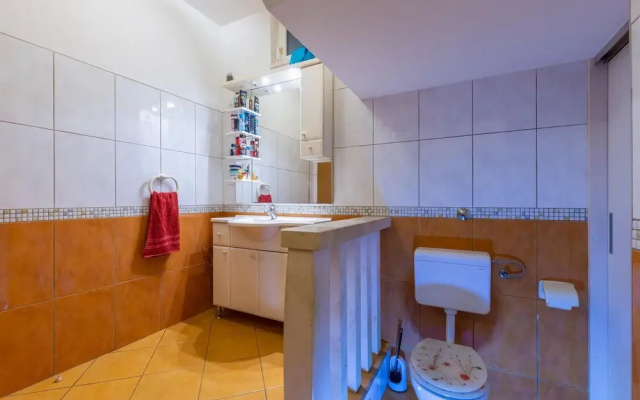 Amazing Apartment in Duce With Wifi and 3 Bedrooms