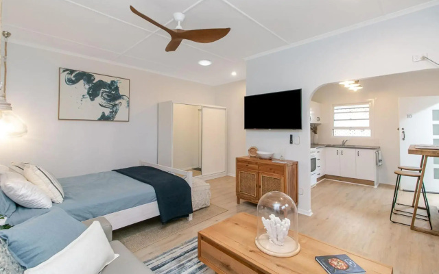 Point Danger Lodge unit 10 - Centrally located one bedroom Studio