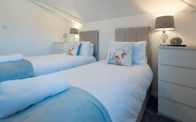 Elegant 2BR Broadstairs Coastal Escape by Adliv