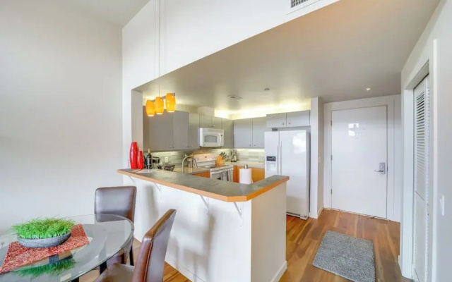 Walk to Lake Chelan: Top-level Waterfront Condo