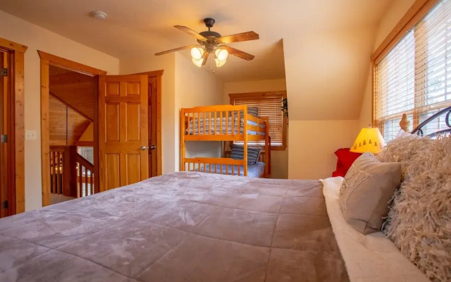 Serenity Lodge 4 Bedrooms 4 Bathrooms Home