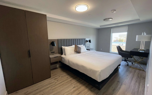 Skye Hotel & Residences, BW Signature Collection