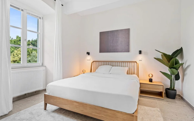 Clausen Hideaway Modern Apartment ID211