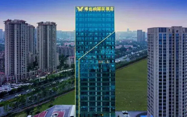 Vienna International Hotel (Xindu Sanhechang Underground Station Branch)