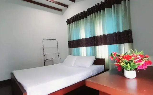 Isuru Holiday Inn