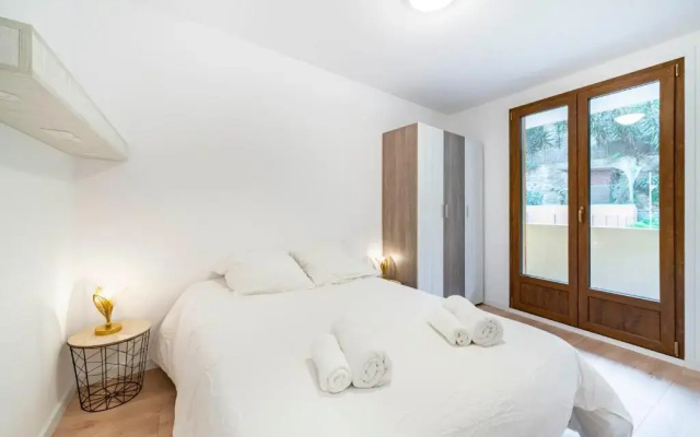 Menton Cosy 2 pièces rénové avec Parking