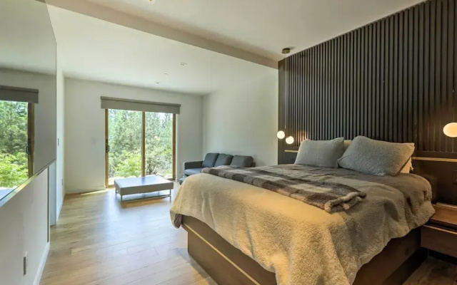 Sleek & Spacious Incline Village Hideaway!