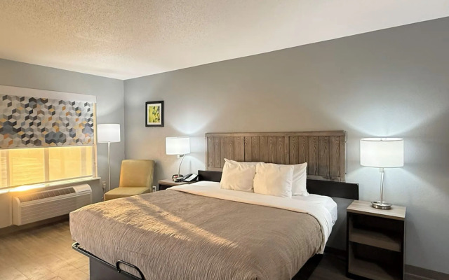 Quality Inn Crestview I-10 Eglin AFB Area