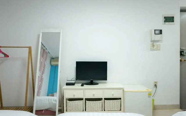 Doors Guesthouse Hongdae