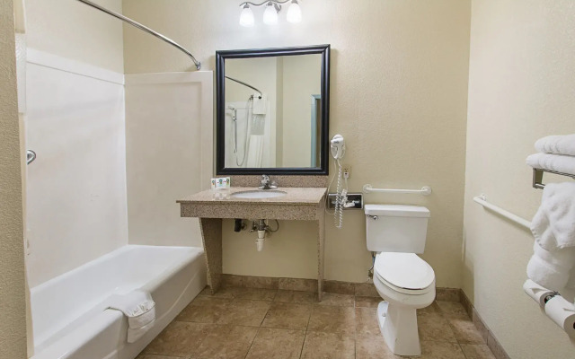 Quality Suites Temple I-35
