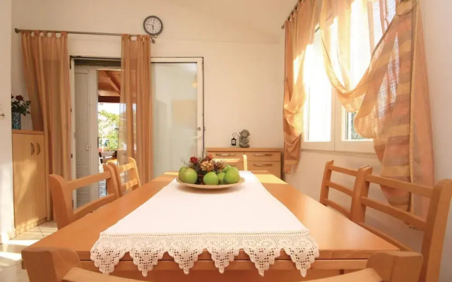 Nice Home in Jadrija With Wifi and 2 Bedrooms