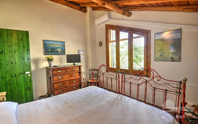 Villa With Garden in Sicily Near the sea