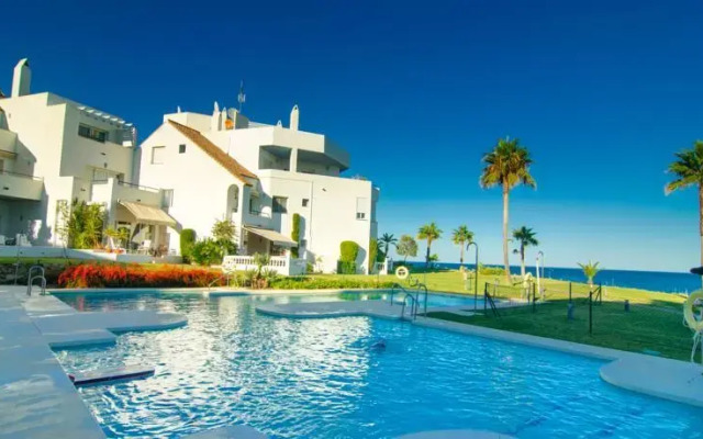 First Line House Casares del Mar