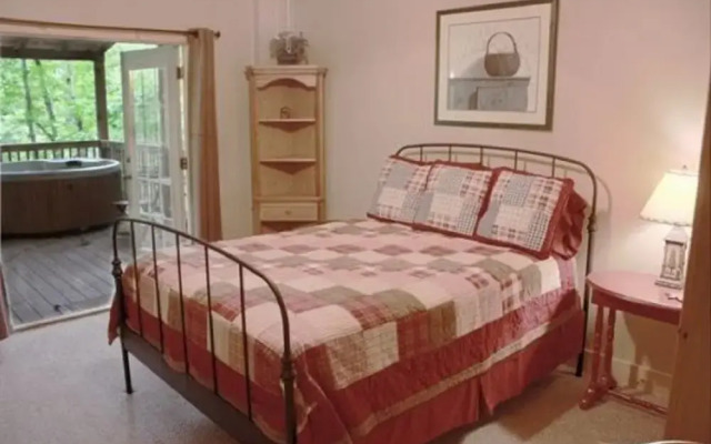 Coon`s Den-blue Ridge Cabin Rental