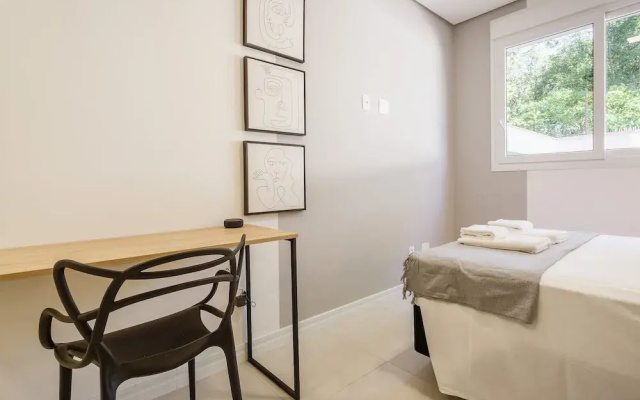 Apartment in the Center With Pool Rri103