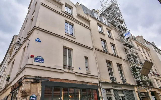 Апартаменты 83 - Classy Apartment Paris Le Marais Париж вид на фасад