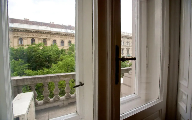 Andrassy Thai Hotel