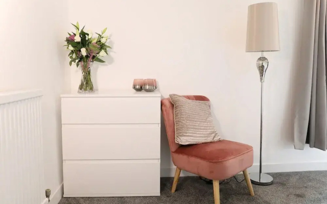 2 Bedroom City Centre House - Guest Homes!