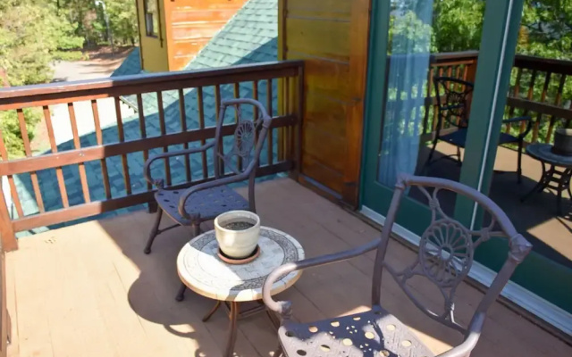 PAPA BEAR'S DEN - 5 Br Cabin