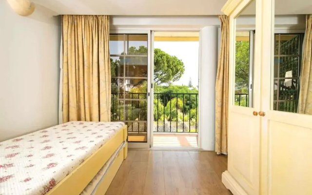 A Stylish Villa With a Private Pool, Short Drive From the Centre, Free AC & Wifi