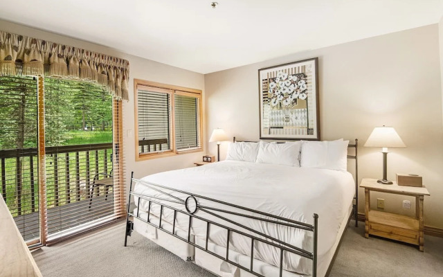 Townsend Place B-106 1 Bedroom Condo by RedAwning
